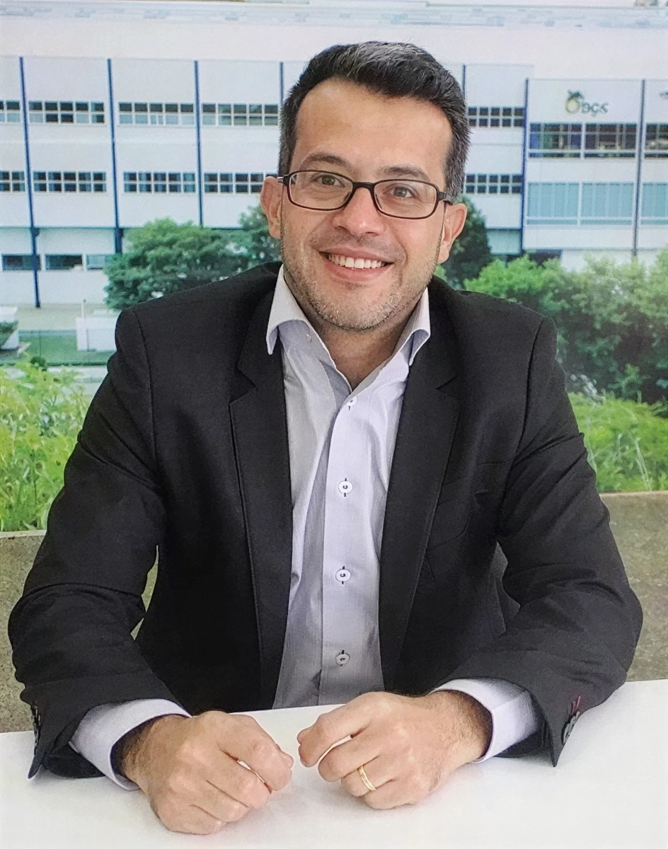 Prof. João Éderson Corrêa - Diretor de Pós-Graduação, Pesquisa e Extensão