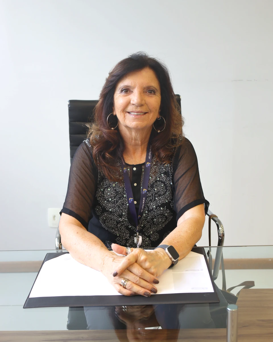 Prof. Cidélia Maria Barbosa Lima - Pró-Reitora Administrativa